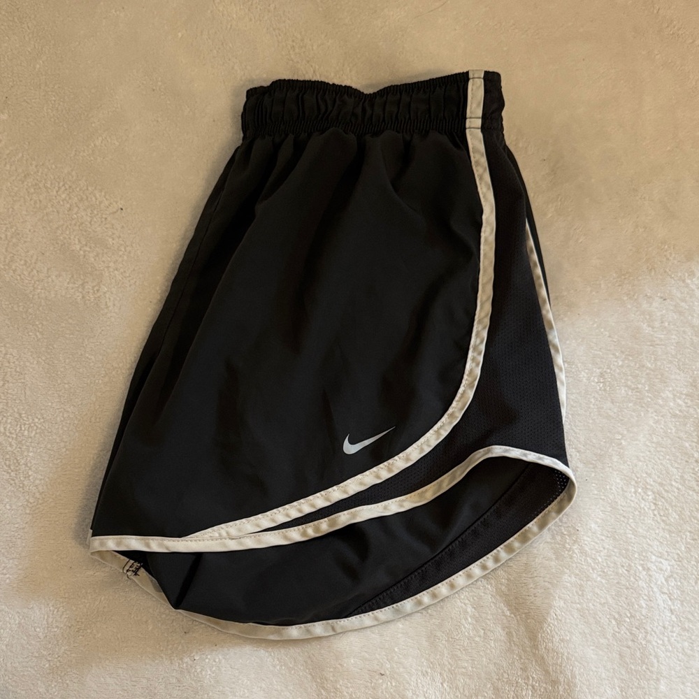 dark grey nike shorts size medium